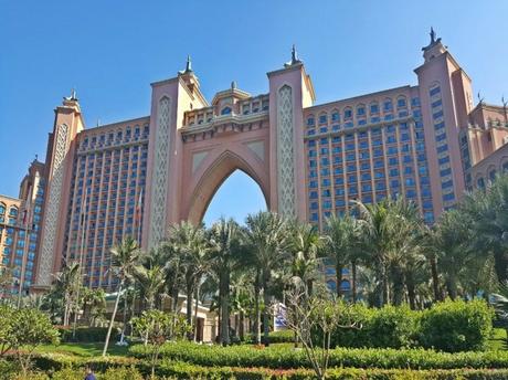 Dubai Attractions: Monorail on Palm Jumeirah Dubai Attractions: Monorail on Palm Jumeirah