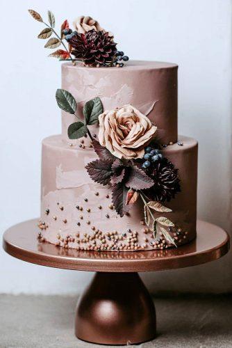 wedding colors 2019 dusty pink cake with roses and leaves breannawhite_photo