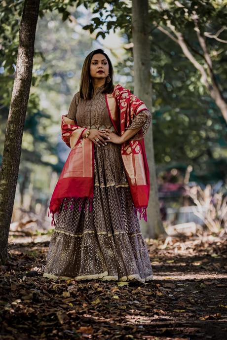 Indian fashion, banarasi dupatta, maxi dress, wedding fashion, traditional look, fashion blogger, pink dupatta, myriad musings, happy diwali, diwali outfit, saumya shiohare 