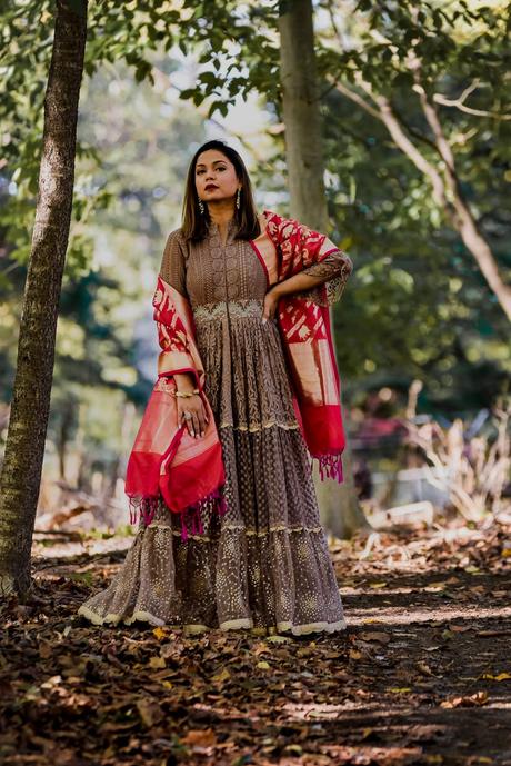 Indian fashion, banarasi dupatta, maxi dress, wedding fashion, traditional look, fashion blogger, pink dupatta, myriad musings, happy diwali, diwali outfit, saumya shiohare 