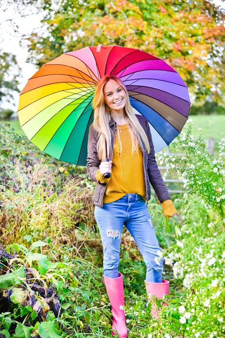 rainbow umbrella, Wonderwelly, wonder wellies, pink wellies, mindfulness outsides, outside wellbeing, outdoors wellbeing