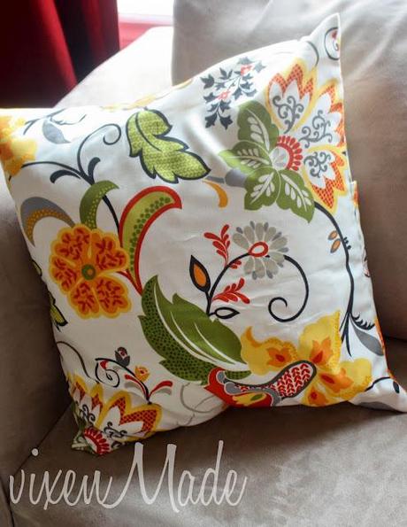 Simple Pillow Cover Tutorial