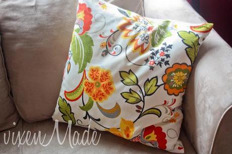 Simple Pillow Cover Tutorial