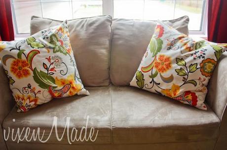 Simple Pillow Cover Tutorial