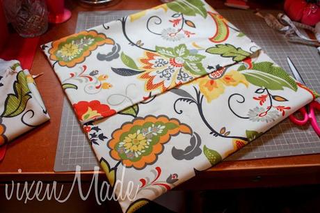 Simple Pillow Cover Tutorial