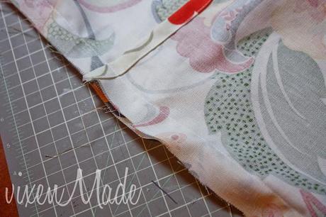 Simple Pillow Cover Tutorial