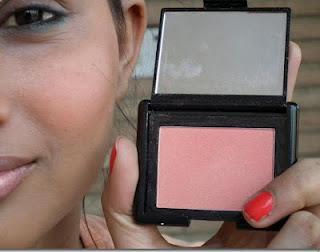 Review:: Swatch:: Oriflame Beauty Perfect Blush in Glowing Peach