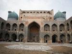 The inner court of the Sher Dor (Lion) Medressa still under restoration