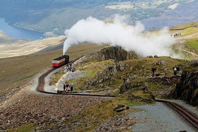 5 Incredible Train Routes for Sightseeing
