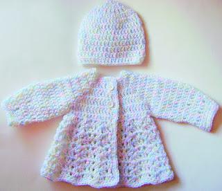 Handmade Newborn Crochet Sweater and Hat Set - Paperblog