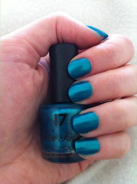 17 Fast Finish Nail Polish Review