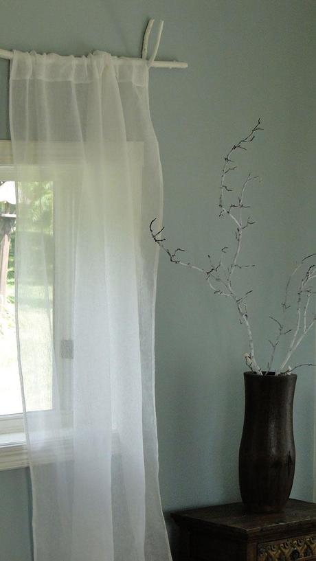 Paint twigs with spray paint, or leave natural. Stunning.  Simple. 