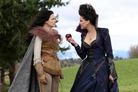 Review #3502: Once Upon a Time 1.21: “An Apple Red as Blood”
