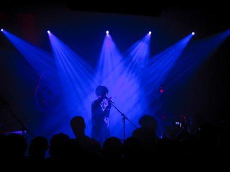 school of seven bells poisson rouge bis 12 550x412 SCHOOL OF SEVEN BELLS AND EXITMUSIC PACKED LPR [PHOTOS]
