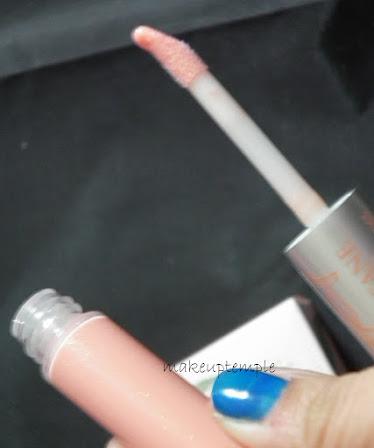 Product Reviews: Lips: Lip Gloss:L’Occitane :L’Occitane Duo Roll-on & Gloss Review & Swatches