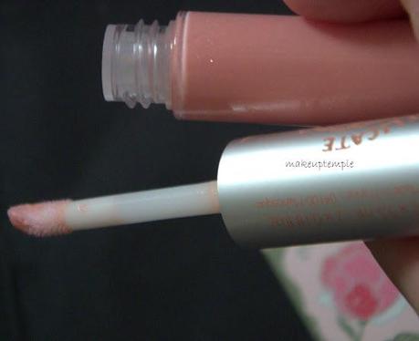 Product Reviews: Lips: Lip Gloss:L’Occitane :L’Occitane Duo Roll-on & Gloss Review & Swatches