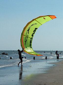 Learn english: Summer in England - Lovely sandy beach in Essex