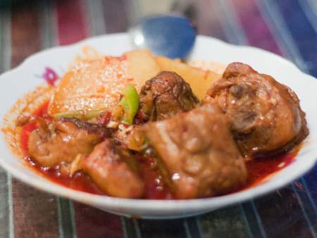 Tohu Gangpanb - spicy chicken, potatoes and rice