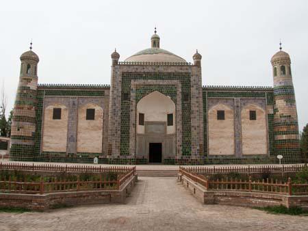 Afaq Khoja Mausoleum, the holiest Muslim site in Xinjiang