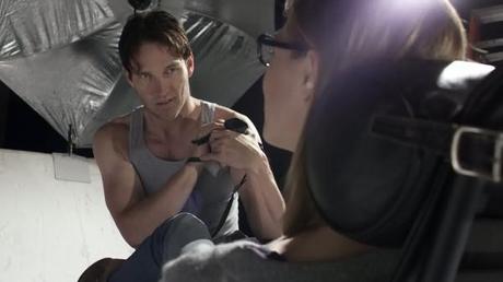 Stephen Moyer shows off his English charm in new episode of ‘Jan’