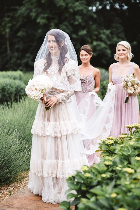 Jewish fairytale styled shoot in purple hues at the Chateau Challain