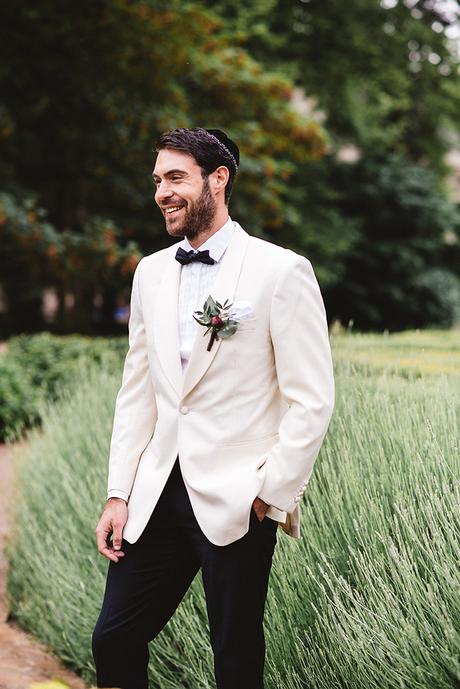 Jewish fairytale styled shoot in purple hues at the Chateau Challain