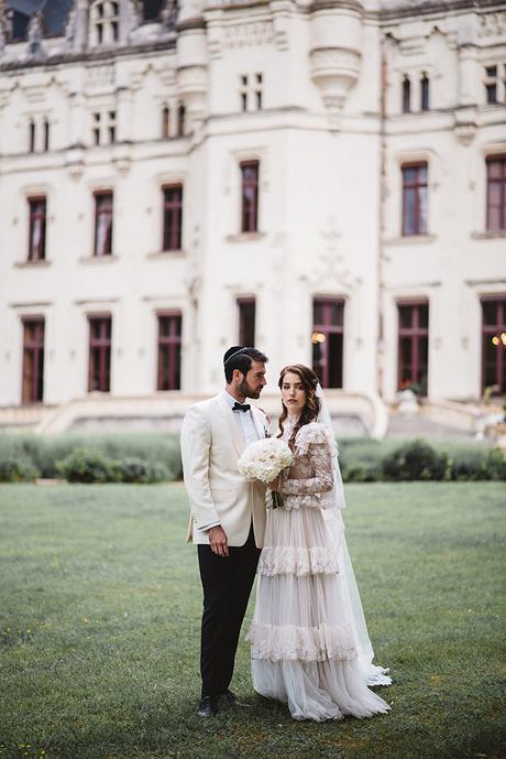 Jewish fairytale styled shoot in purple hues at the Chateau Challain