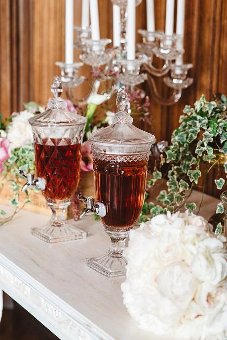 Jewish fairytale styled shoot in purple hues at the Chateau Challain