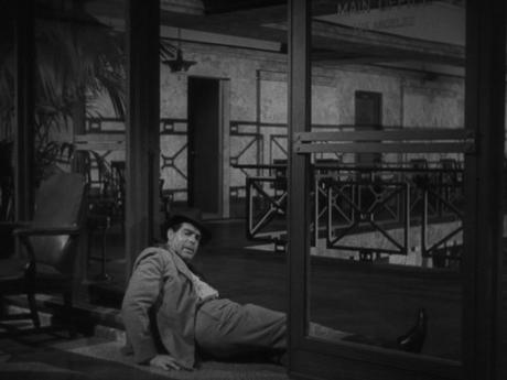 Fred MacMurray’s Flannel Sport Suit in Double Indemnity Fred MacMurray’s Flannel Sport Suit in Double Indemnity