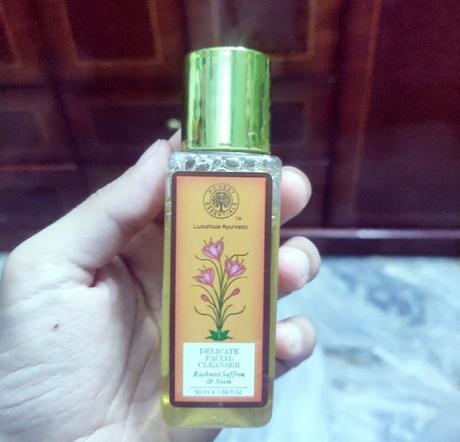 Forest Essentials delicate facial cleanser – kashmiri saffron & Neem (Price – Rs. 325)