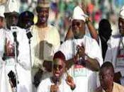 El-Rufai Kneels, Begs Kogi People Forgive Yahaya Bello