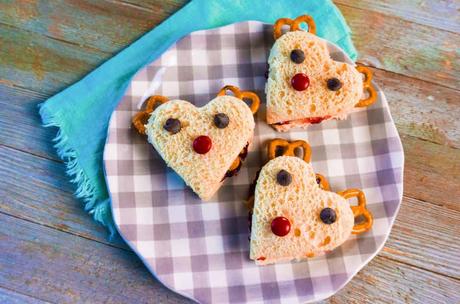 Reindeer Holiday Sandwiches with Peanut Butter