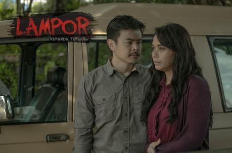 Lampor: Keranda Terbang (2019): Dion Wiyoko and Adinia Wirasti