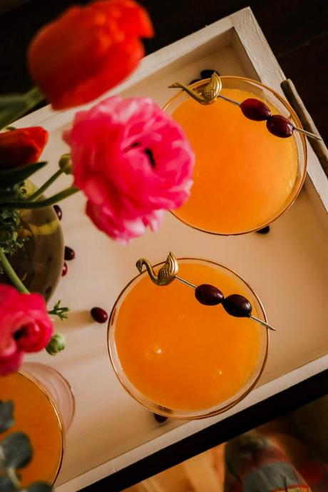 holiday drink, paloma cocktail, citrus based cocktail, entertaining drink, drink ideas for the holidays 