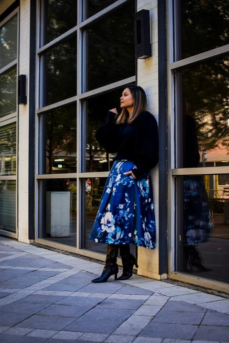 navy and black outfit, bow sweater, tipi boots, street style, street photography, style myths, myriad musings, saumya shiohare 