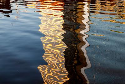 The Hallucinated City: I reflect therefore I am