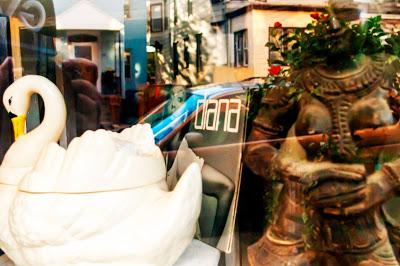 The Hallucinated City: I reflect therefore I am