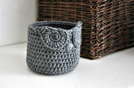 An owl crochet basket 