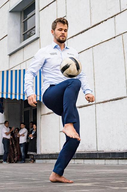 ringing of bells ~ recognising Cricketers !!