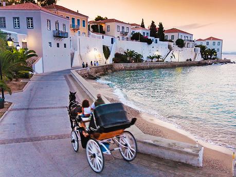 Greek island cruises: where to go near Athens?