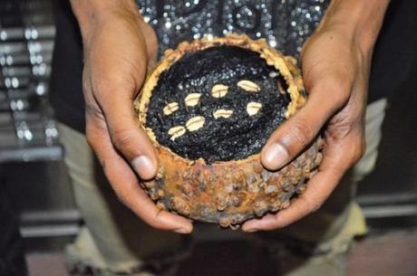 EFCC Storms Yahoo-Boys Den In Lagos, Arrest Kingpin And 26 Other Suspects [Photos]