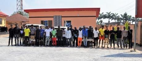 EFCC Storms Yahoo-Boys Den In Lagos, Arrest Kingpin And 26 Other Suspects [Photos]