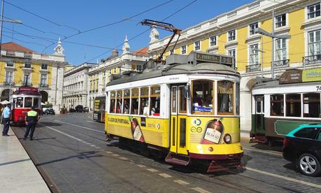 41 top Lisbon travel tips for first time visitors