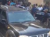 BREAKING: Heavily-armed Operatives Chase Falana Drives Sowore, Bakare Court Premises