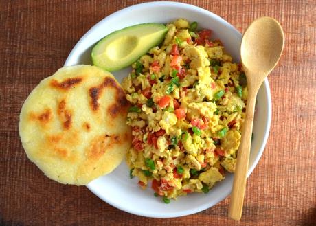 Huevos Pericos (Colombian Scrambled Eggs with Tomatoes and Scallions)