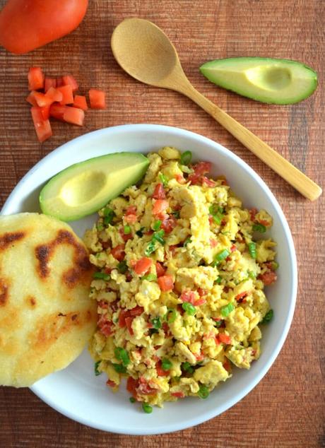 Huevos Pericos (Colombian Scrambled Eggs with Tomatoes and Scallions)