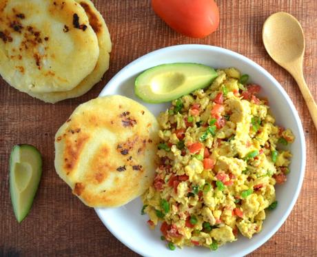 Huevos Pericos (Colombian Scrambled Eggs with Tomatoes and Scallions)