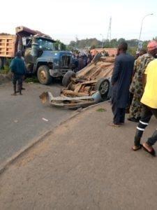 Auto crash claims Two Lives At LAMECO Area In Osogbo (Photos) Auto crash claims Two Lives At LAMECO Area In Osogbo (Photos)
