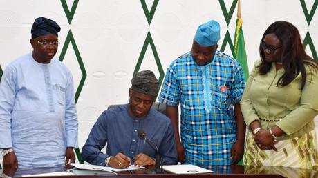 BREAKING: Governor Makinde Signs Anti-Corruption Bill Into Law BREAKING: Governor Makinde Signs Anti-Corruption Bill Into Law