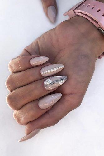 bridal nails trends nude beige with pearls and silver glitter nailartist_natali